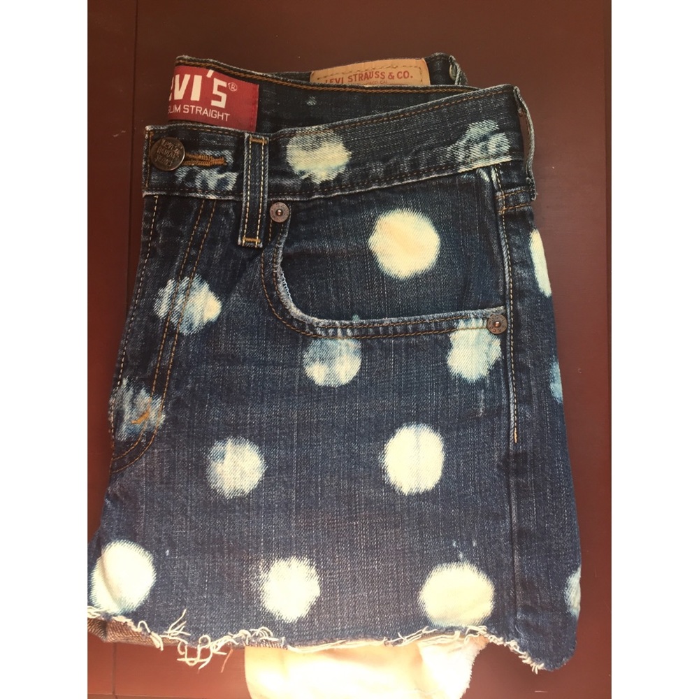 UO Urban Renewal Levi’s high waisted shorts